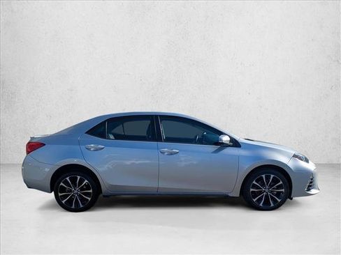 Used 2019 Toyota Corolla SE w/ Carpet Mat Package (TMS) FWD image 4