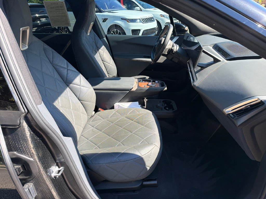 Used 2023 BMW iX xDrive50 w/ Ultimate Package 2 AWD/4WD image 13