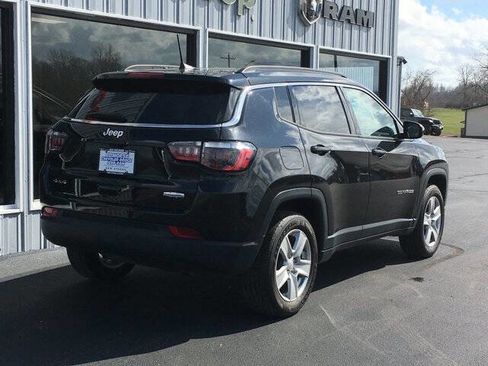 Used 2022 Jeep Compass Latitude image 3