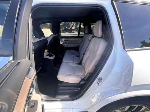 New 2026 Volvo XC90 T8 Ultra w/ Lounge Package image 12