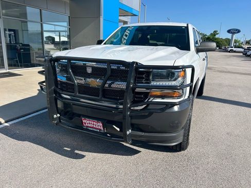 Used 2018 Chevrolet Silverado 1500 W/T w/ Trailering Package AWD/4WD image 2
