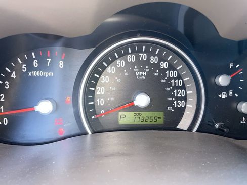 Used 2010 Kia Sedona EX w/ Luxury Pkg image 15