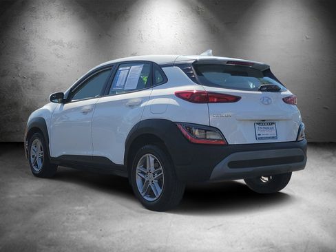 Certified 2022 Hyundai Kona SE FWD image 4