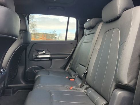 Used 2022 Mercedes-Benz GLB 250 4MATIC image 24