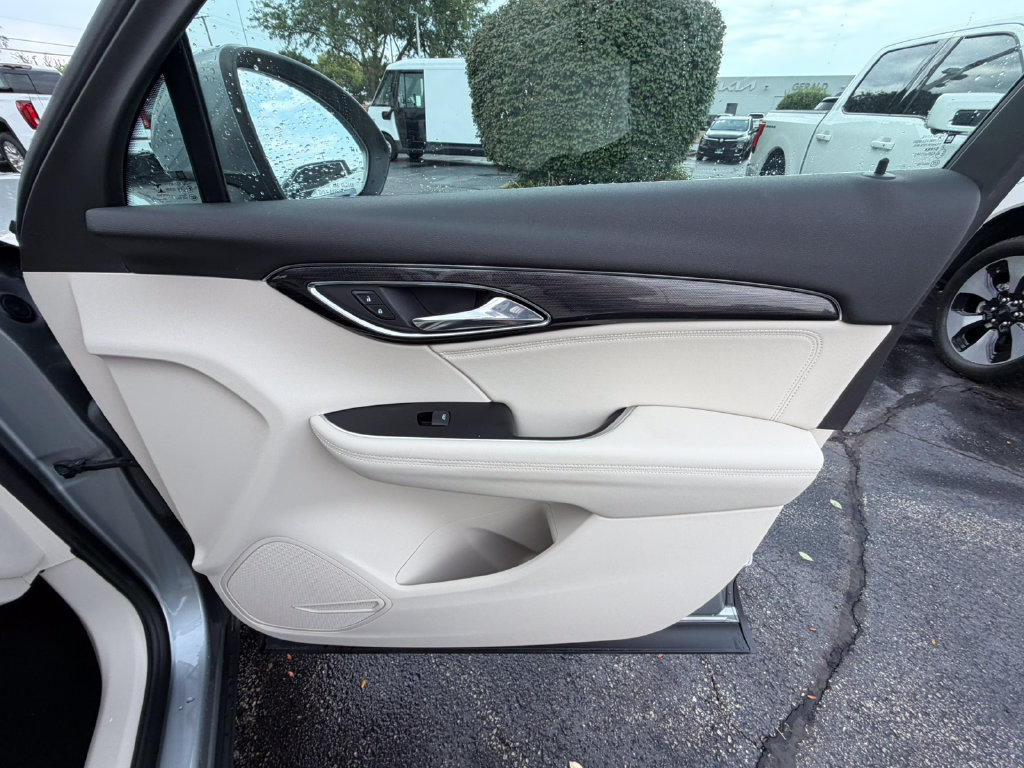 Certified 2023 Buick Envision Preferred FWD image 18