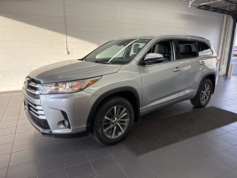 Used 2018 Toyota Highlander XLE image 4