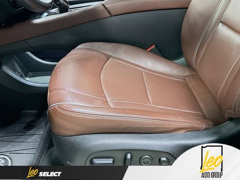 Used 2021 Buick Enclave Avenir w/ Avenir Technology Package AWD/4WD image 23