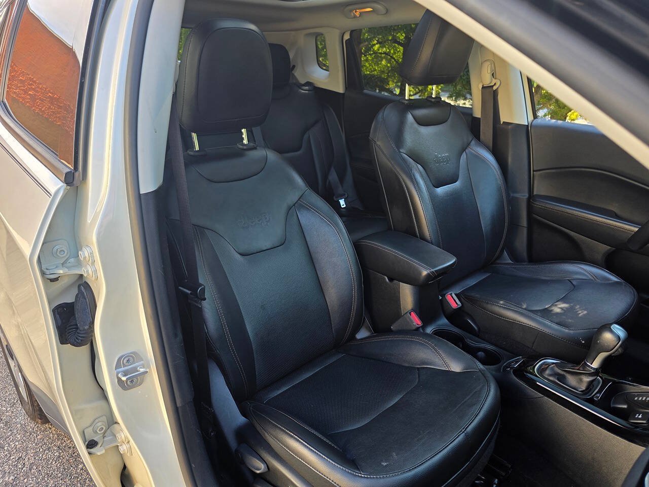 Used 2018 Jeep Compass Limited w/ Navigation Group AWD/4WD image 38