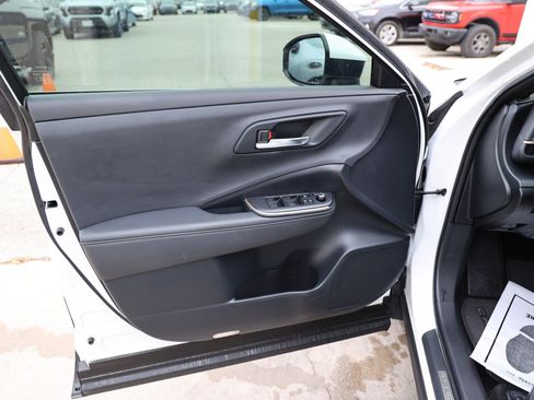 Used 2023 Toyota Crown Limited image 31