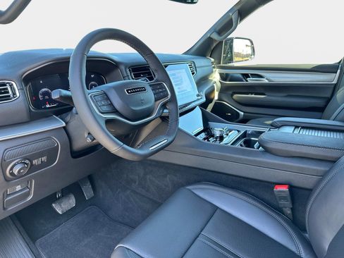 New 2025 Jeep Wagoneer Series II w/ Convenience Group I image 36