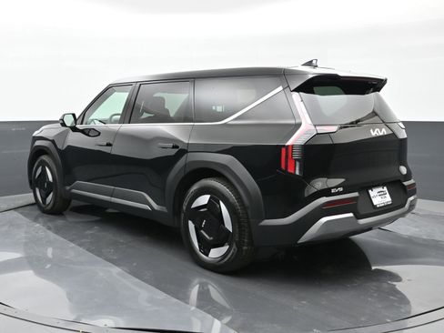 Used 2024 Kia EV9 Light image 6