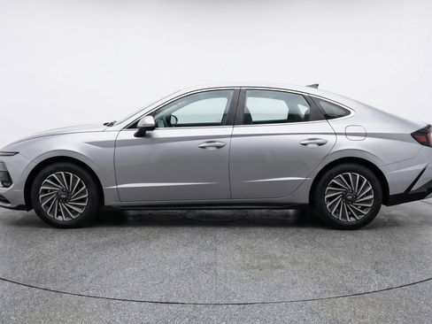 Used 2025 Hyundai Sonata SEL FWD image 5