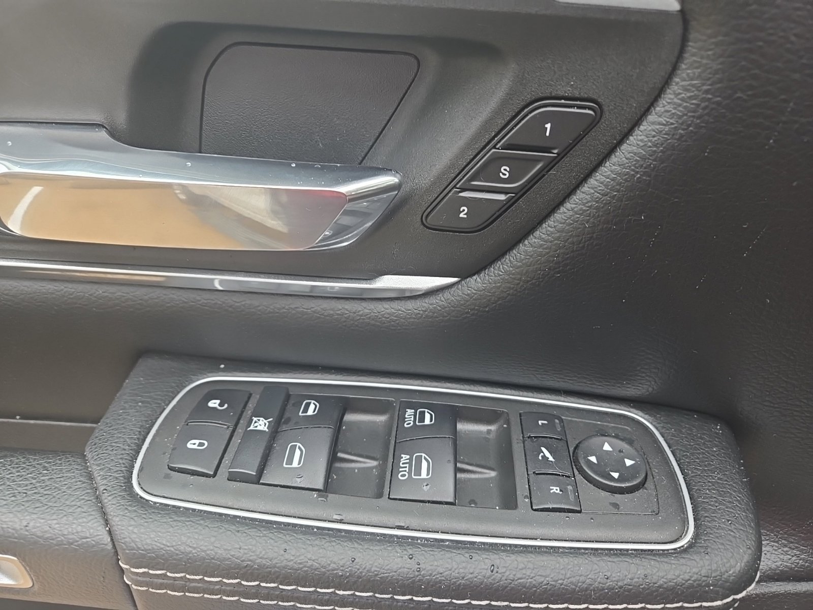 Used 2022 RAM 1500 Laramie w/ Laramie Southwest Edition AWD/4WD image 12
