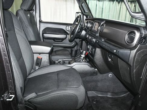 Used 2019 Jeep Wrangler Unlimited Sport S AWD/4WD image 43
