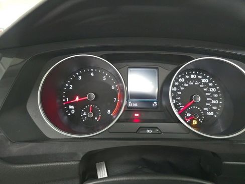 Used 2021 Volkswagen Tiguan SE w/ Panoramic Sunroof Package image 21