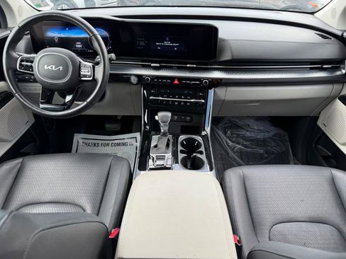 Used 2023 Kia Carnival SX Prestige FWD image 16
