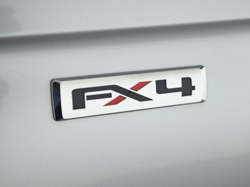 Used 2020 Ford Expedition Max XLT w/ Equipment Group 202A image 6