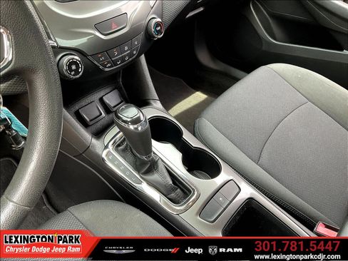 Used 2017 Chevrolet Cruze LT FWD image 17