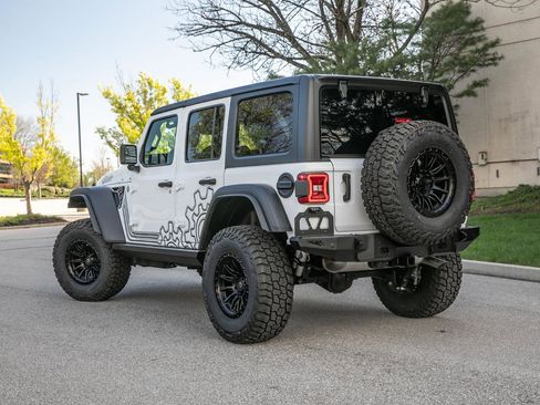 New 2026 Jeep Wrangler Unlimited Rubicon w/ Technology Group image 57