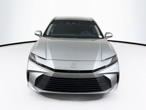 Used 2025 Toyota Camry LE w/ Convenience Package FWD image 2