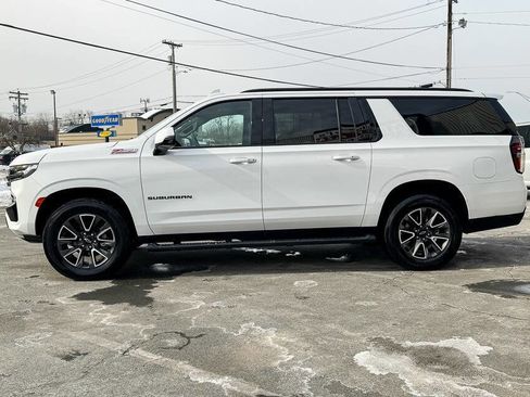 Used 2022 Chevrolet Suburban Z71 w/ Luxury Package image 7