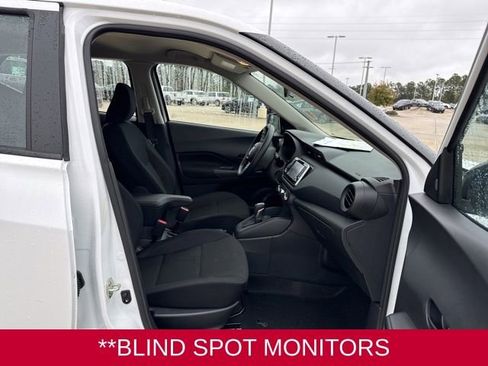 Certified 2025 Nissan Kicks Play S image 10