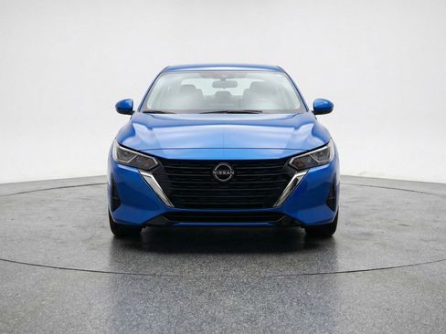 Used 2025 Nissan Sentra SV image 2