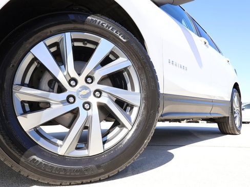 Used 2022 Chevrolet Equinox LT image 24