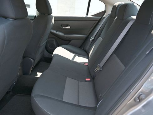 Used 2023 Nissan Sentra SV FWD image 14