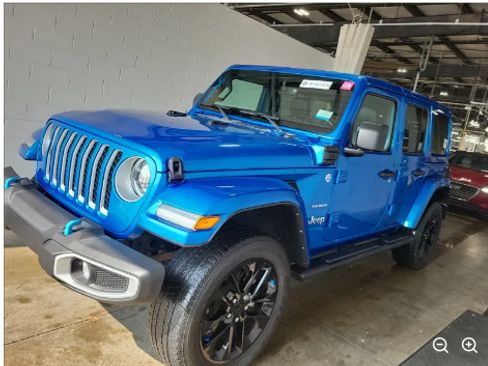 Used 2022 Jeep Wrangler Unlimited Sahara w/ Cold Weather Group AWD/4WD image 1