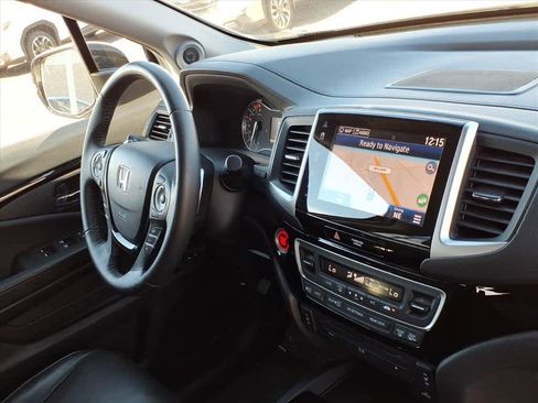 Used 2018 Honda Pilot Touring image 21