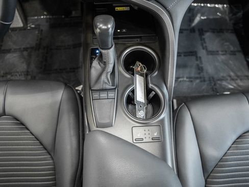 Used 2024 Toyota Camry SE w/ Cold Weather Package FWD image 24