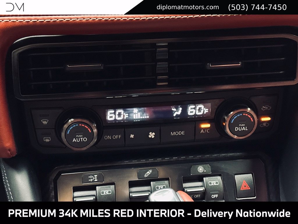 Used 2018 Nissan GT-R Premium w/ Premium Interior Package AWD/4WD image 33