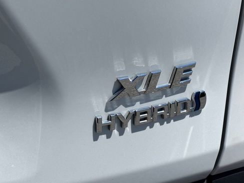 Used 2024 Toyota RAV4 XLE Premium AWD/4WD image 27