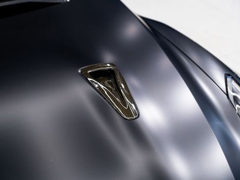 Used 2015 Nissan GT-R Black Edition image 22