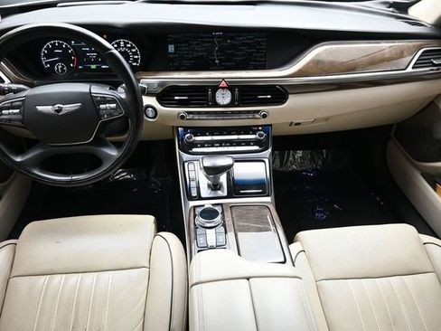 Used 2018 Genesis G90 3.3T Premium RWD image 17