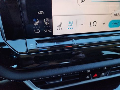 New 2026 Volkswagen Atlas SE image 15