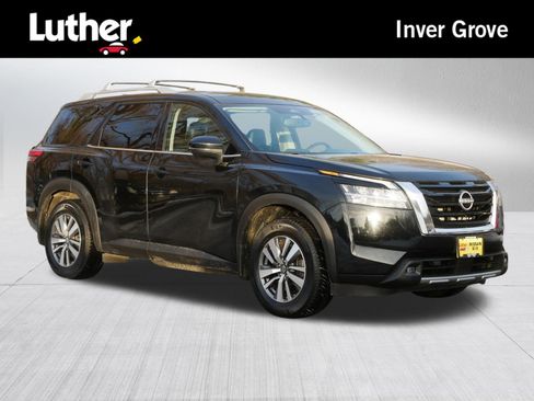 Certified 2022 Nissan Pathfinder SL image 1