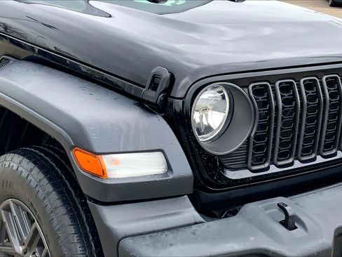 Used 2024 Jeep Wrangler Unlimited Sport AWD/4WD image 26