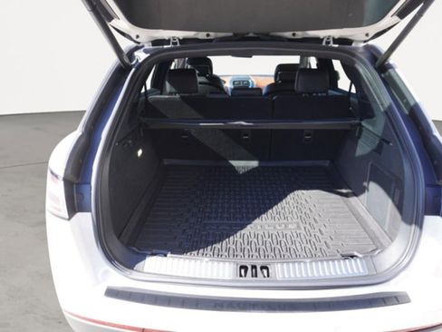 Used 2019 Lincoln Nautilus Black Label image 11