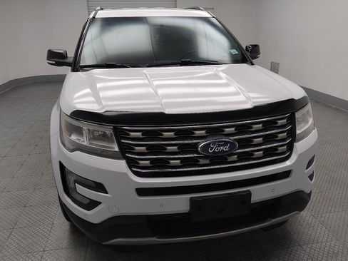 Used 2016 Ford Explorer XLT w/ Equipment Group 202A AWD/4WD image 14