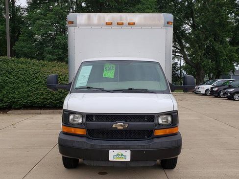 Used 2015 Chevrolet Express 3500 RWD image 11