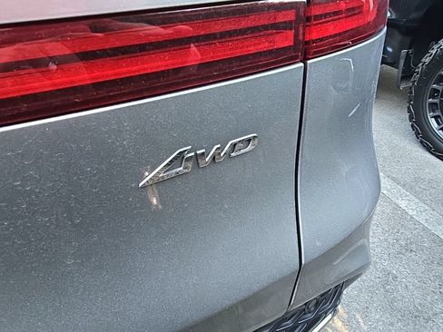 Used 2022 Genesis GV70 2.5T w/ Advanced Package AWD/4WD image 8
