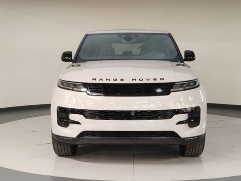 Used 2026 Land Rover Range Rover Sport SE image 9