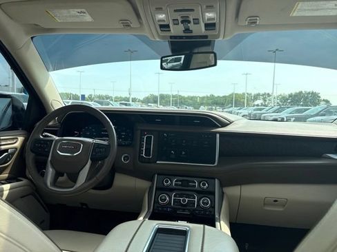 Used 2023 GMC Yukon XL Denali AWD/4WD image 42