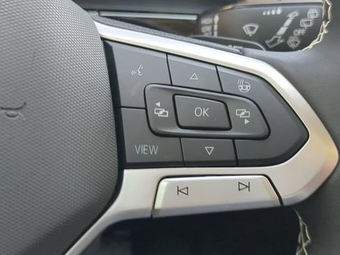 Used 2024 Volkswagen Atlas SE FWD image 25