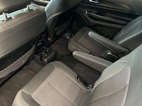 Used 2023 Jeep Grand Cherokee L Laredo AWD/4WD image 13