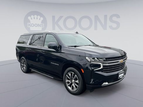 Used 2023 Chevrolet Suburban LT w/ LT Signature Package AWD/4WD image 18