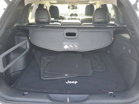 Used 2016 Jeep Cherokee Overland FWD image 7