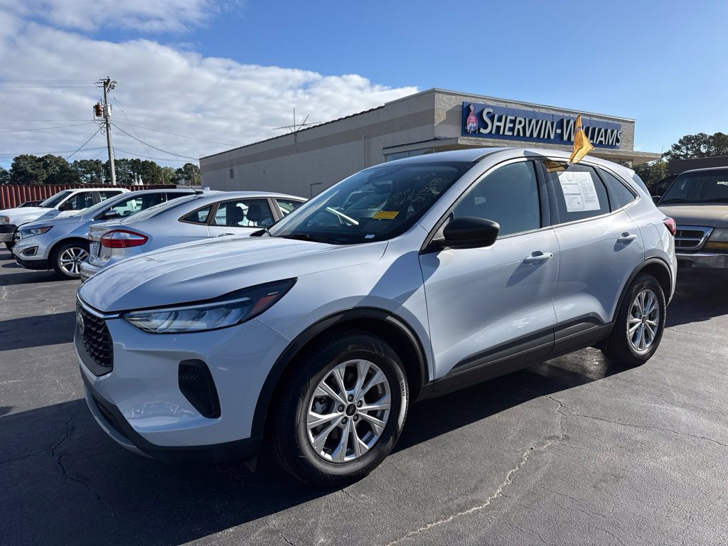 Certified 2025 Ford Escape Active FWD image 1
